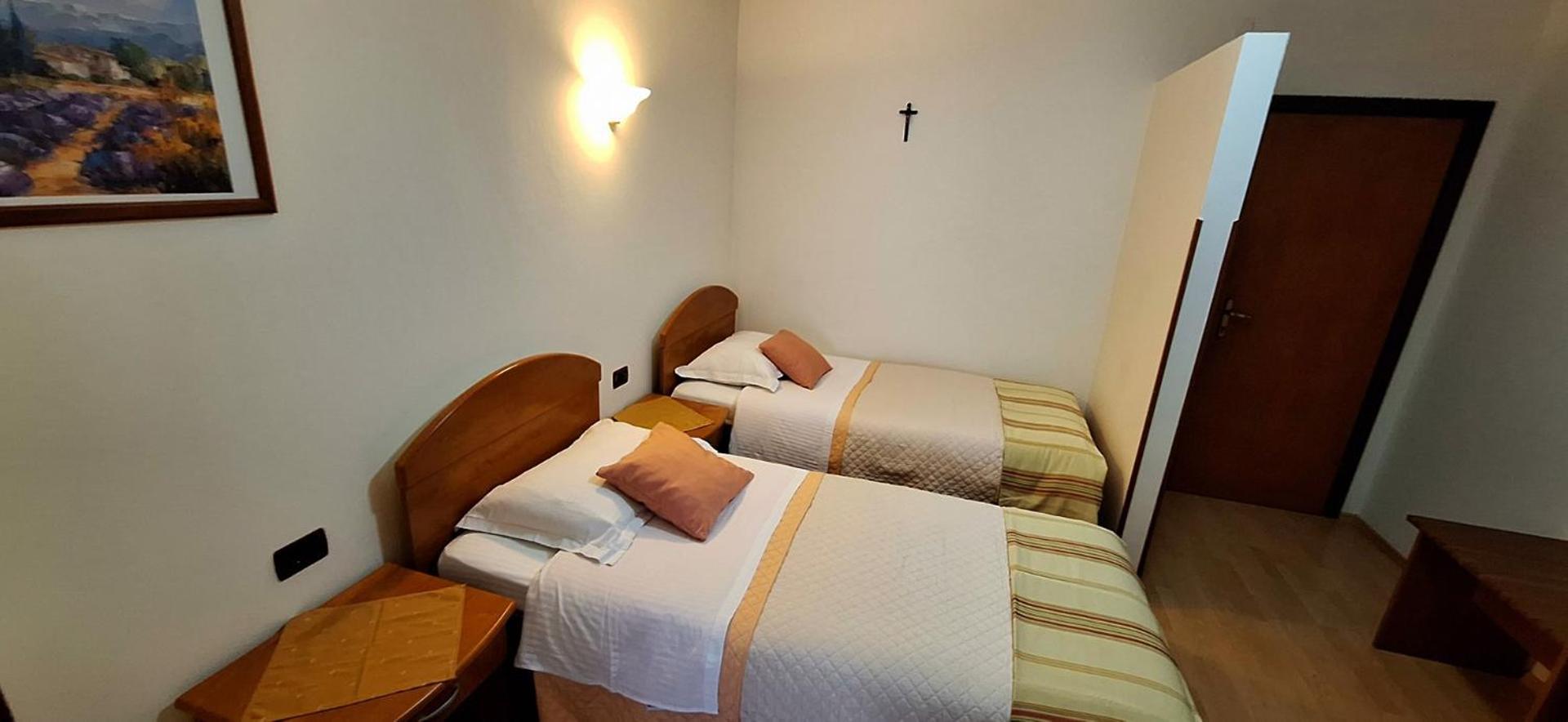 Apartments And Rooms Laura Pazin Εξωτερικό φωτογραφία