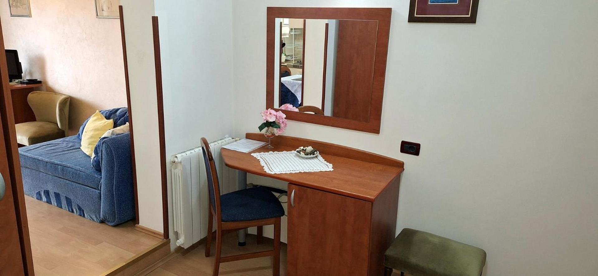 Apartments And Rooms Laura Pazin Εξωτερικό φωτογραφία