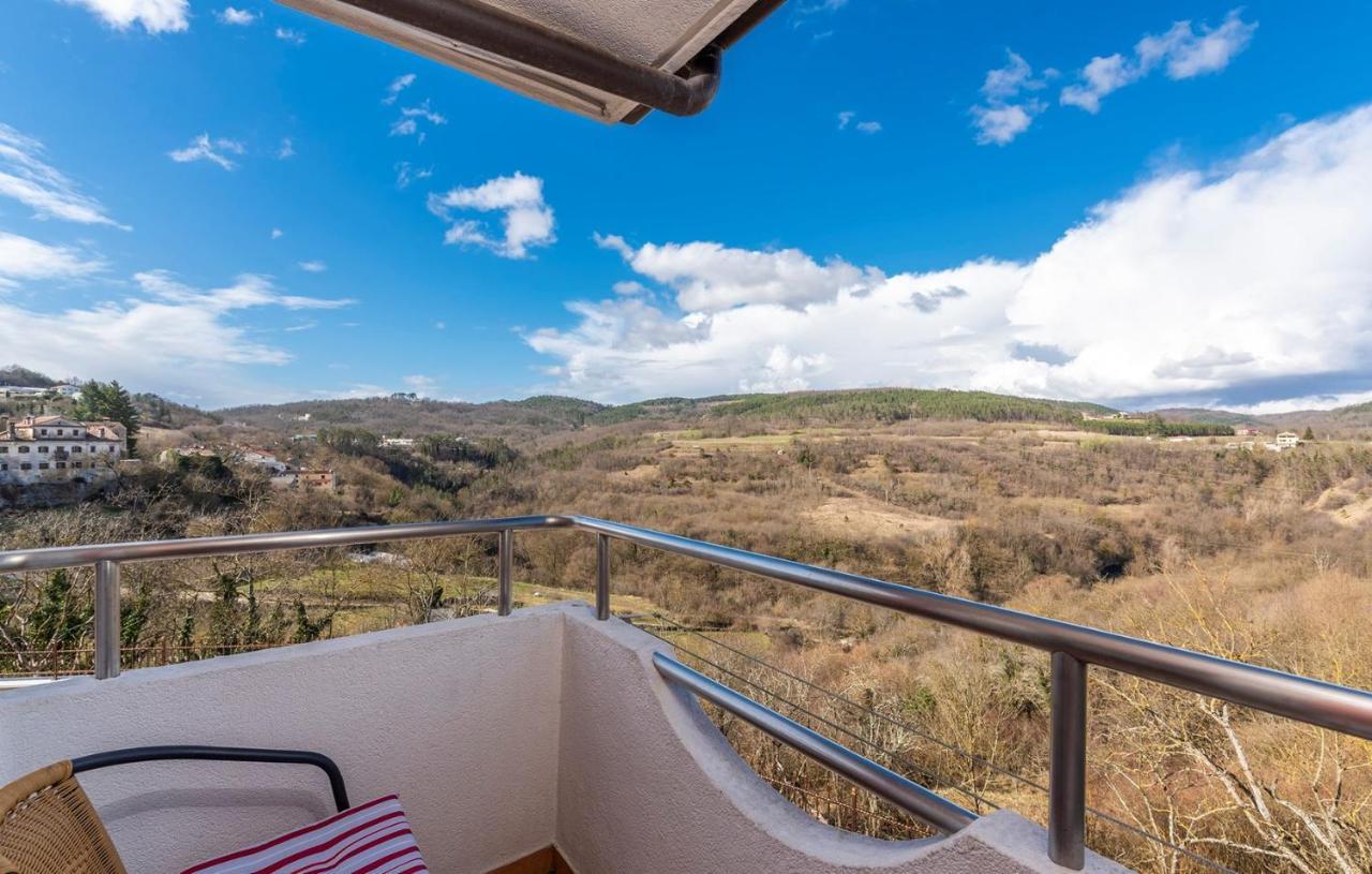 Apartments And Rooms Laura Pazin Εξωτερικό φωτογραφία