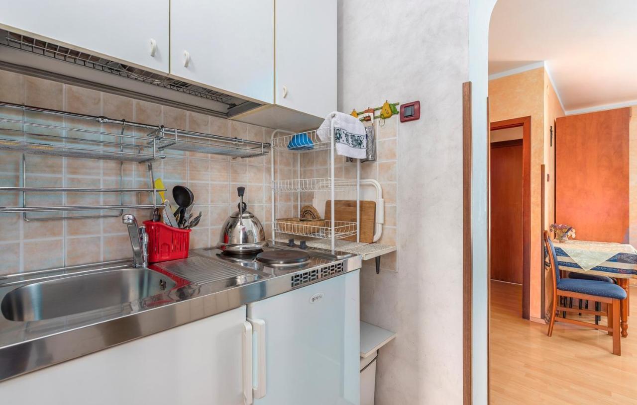 Apartments And Rooms Laura Pazin Εξωτερικό φωτογραφία