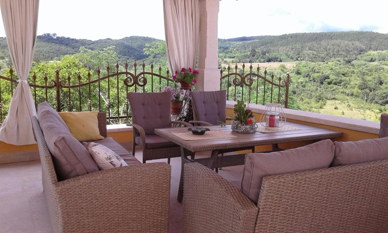 Apartments And Rooms Laura Pazin Εξωτερικό φωτογραφία