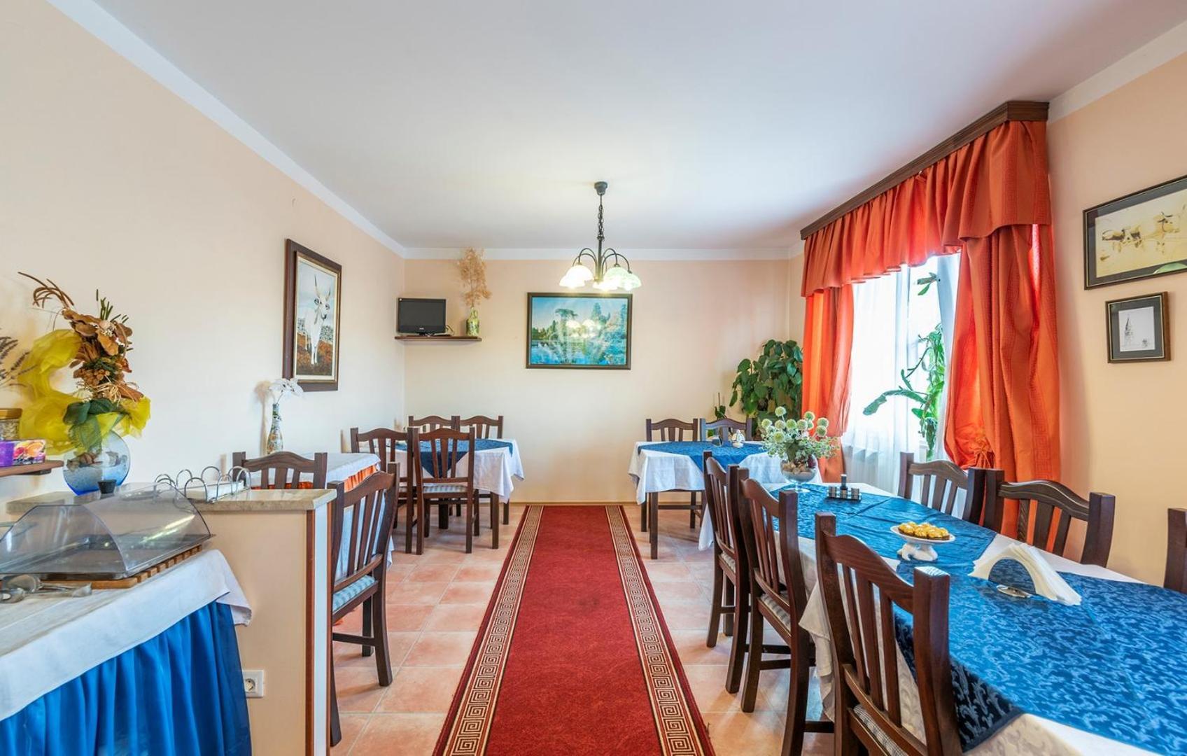 Apartments And Rooms Laura Pazin Εξωτερικό φωτογραφία