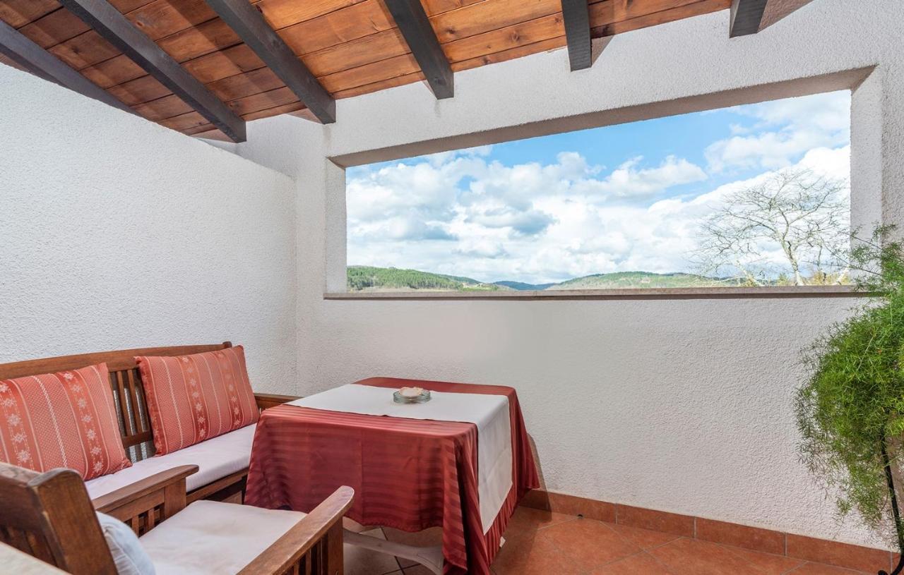 Apartments And Rooms Laura Pazin Εξωτερικό φωτογραφία