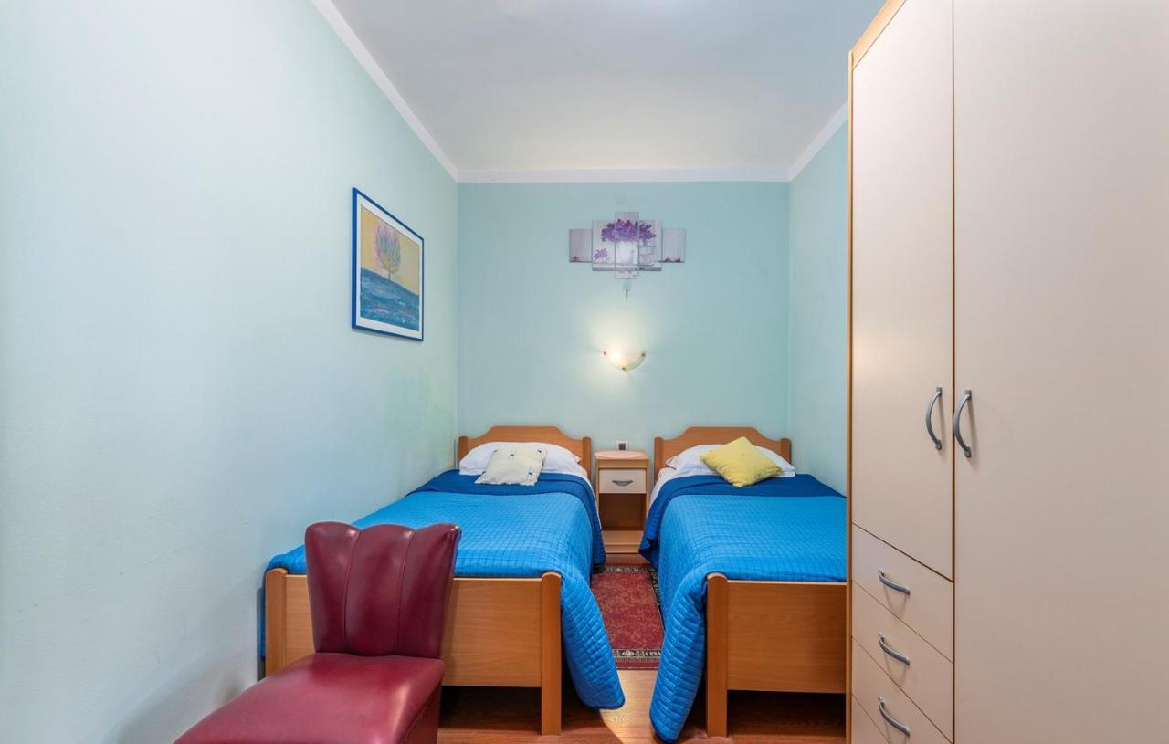 Apartments And Rooms Laura Pazin Εξωτερικό φωτογραφία