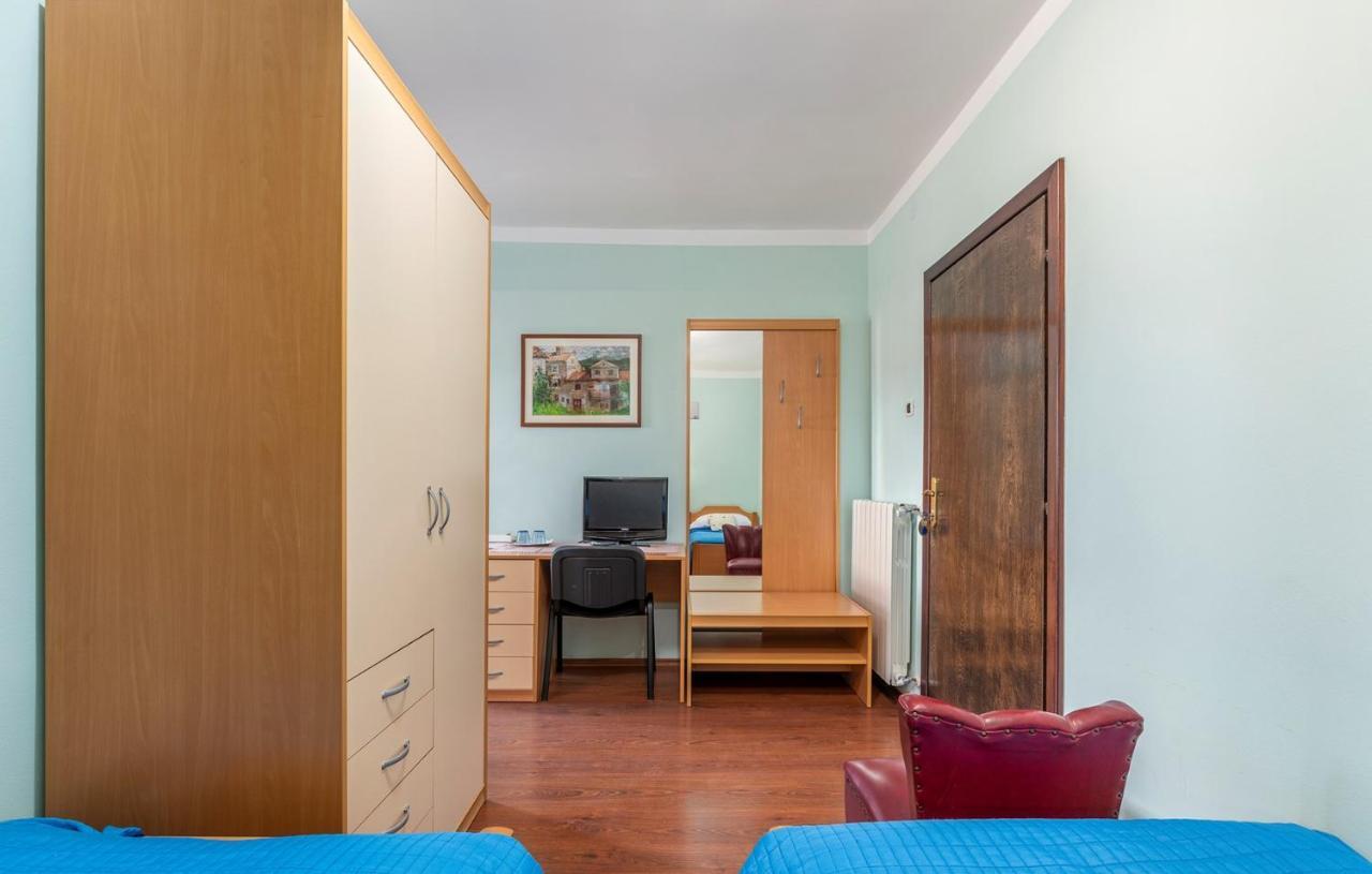 Apartments And Rooms Laura Pazin Εξωτερικό φωτογραφία